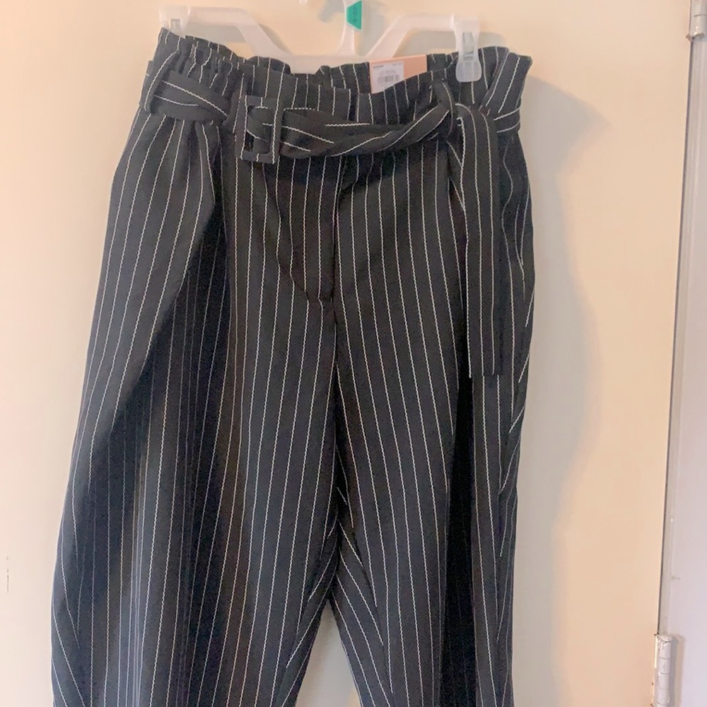 EVRI 16W crop black/white stripe dress pant
